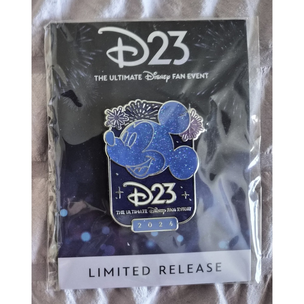 Disney D23 Expo Mickey Mouse 2024 Limited Release Ultimate Fan Trading Pin Blue